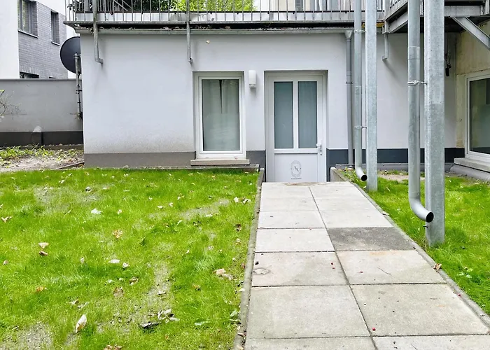 Gemütliches 2 Zimmer Ambient Apartment mit Queensize-Bett , Etagenbett& Schlafsofa in Alsternähe Hamburg
